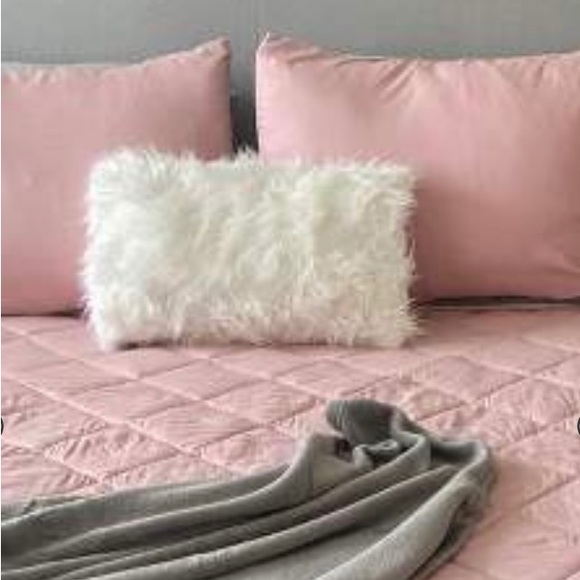 TWIN XL  4-pc PINK/GRAY REVERSIBLE COMFORTER WITH THROW BLANKET & PILLOW - Picture 5 of 6